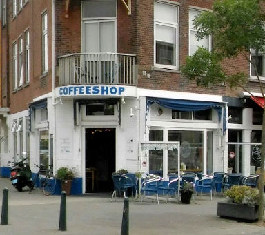 Blue and White coffee shop Scheveningen