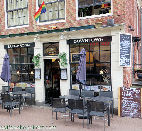 Downtown smoker-friendly bar Amsterdam